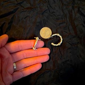 Montana silversmith barbed wire earrings